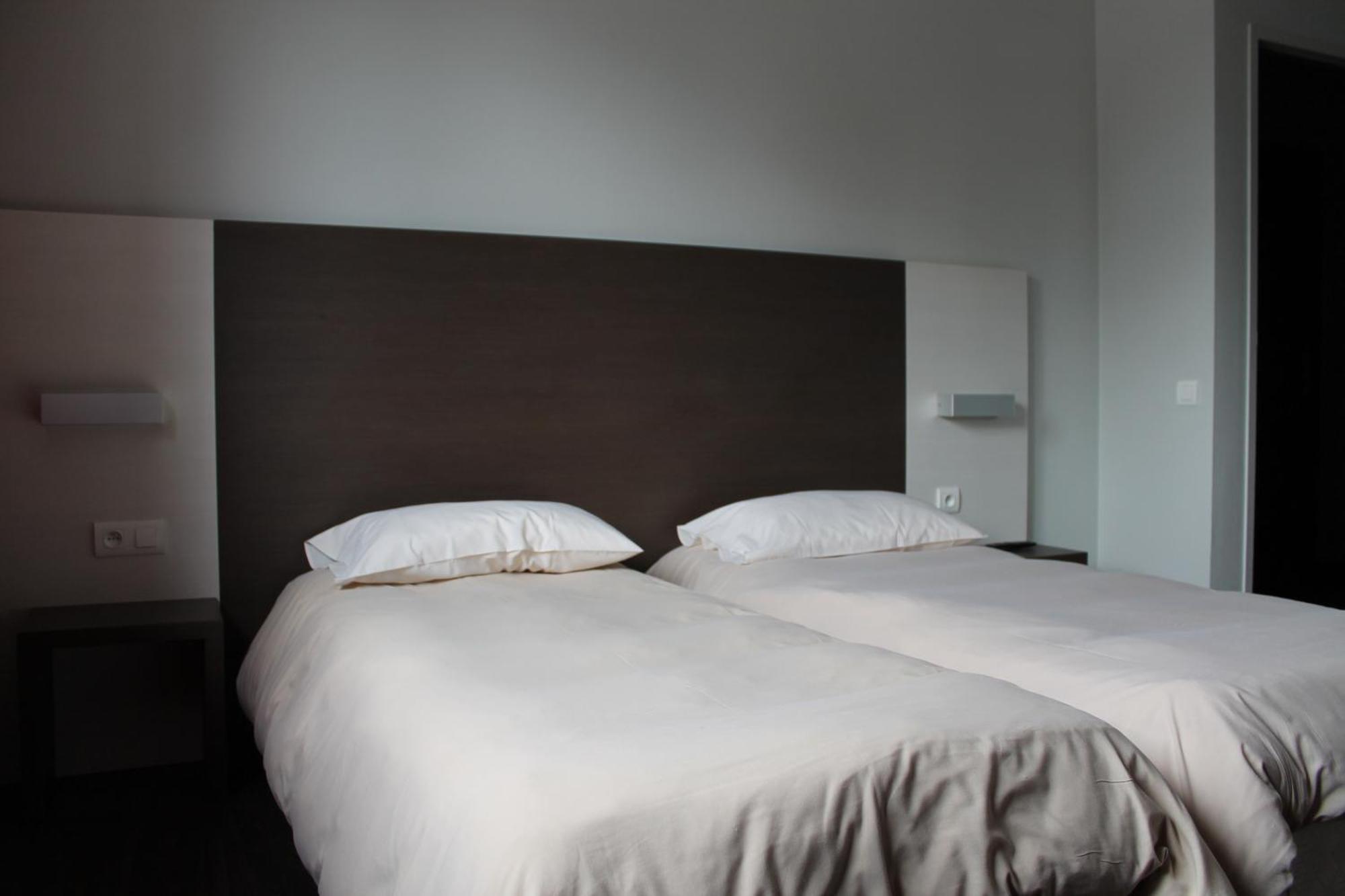 La Hourquie Cafe Hotel Morlaas Værelse billede
