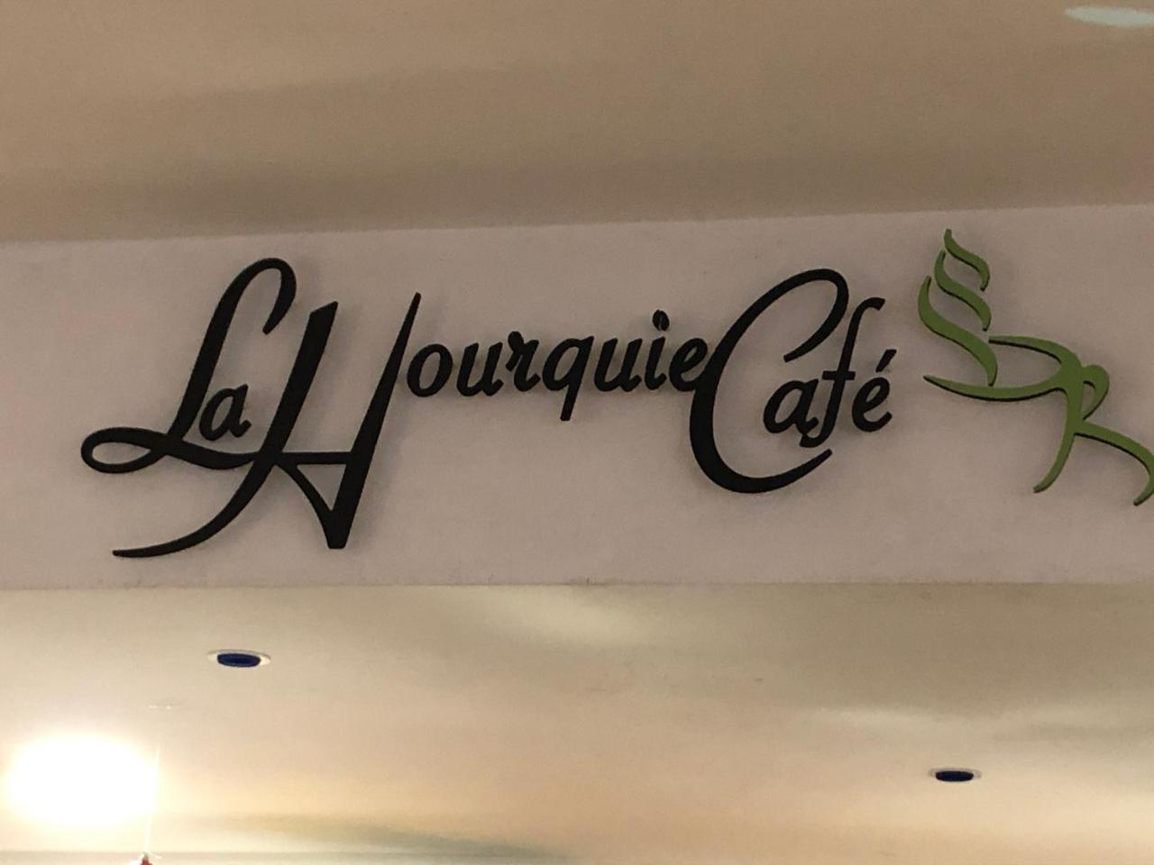 La Hourquie Cafe Hotel Morlaas Eksteriør billede
